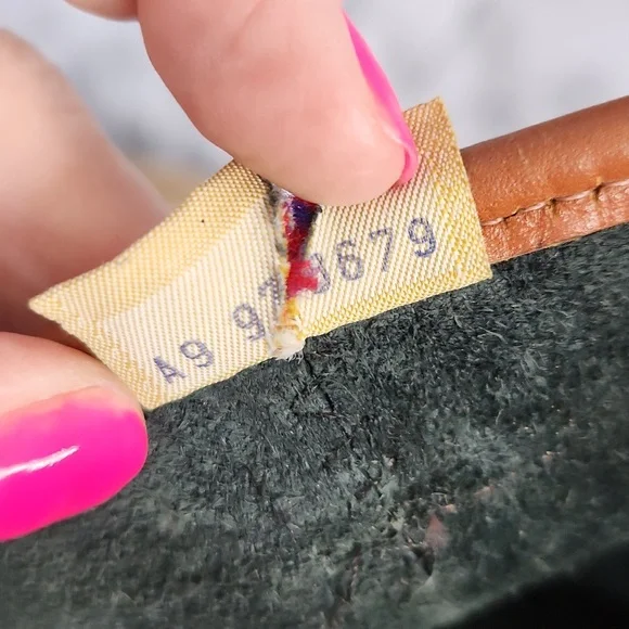 Vintage Dooney & Bourke Bucket Bag - Picture 8 of 16